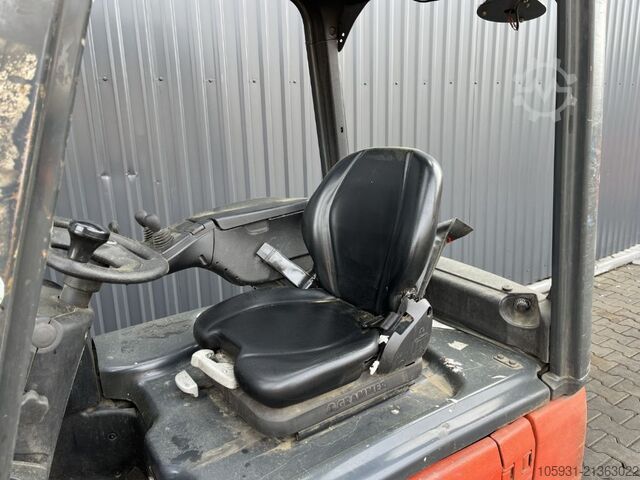 Electric 3-wheel forklift Linde E16-02