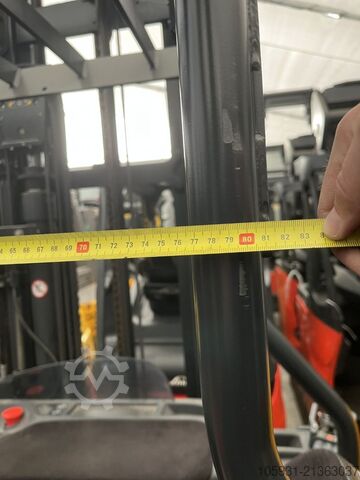 Schubmaststapler Linde R14-01