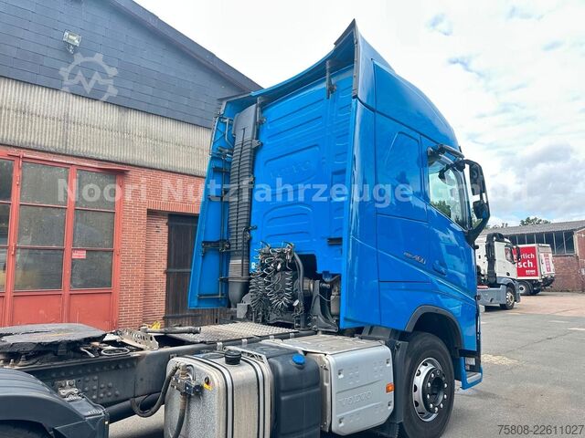 Standard tractor unit VOLVO FH460 Globetrotter Kipphydraulik PTO Euro 6d ACC