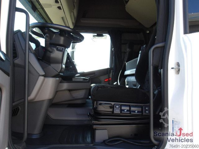 Standard tractor unit Scania R 460 A4x2NA