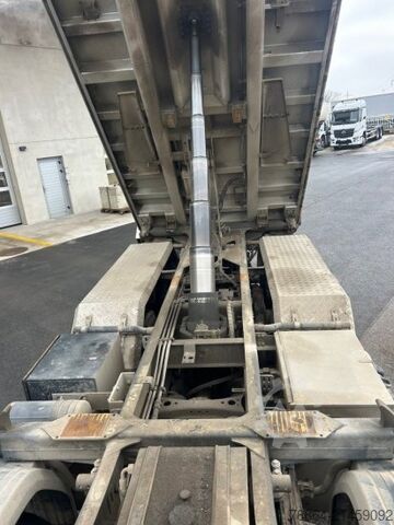 Three-sided tipper truck SCANIA P450 XT ,8X4 MEILLER GESTEINSKIPPER, BORDMATIK,  RETARDER