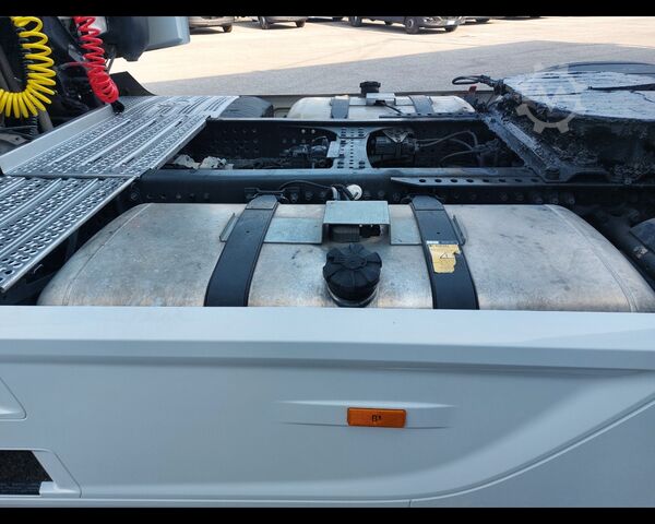 Standard tractor unit MERCEDES-BENZ Actros L 18 4x2 - Actros L 1848 LS 4x2