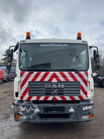 Loading platform MAN TGL 12.210 **BELGIAN TRUCK-EURO 4-MANUAL GEARBOX**
