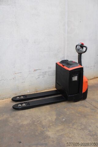 Pallet truck BT LWE 200