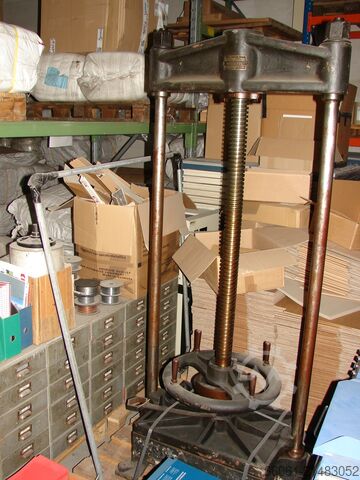 Buchbindereimaschine