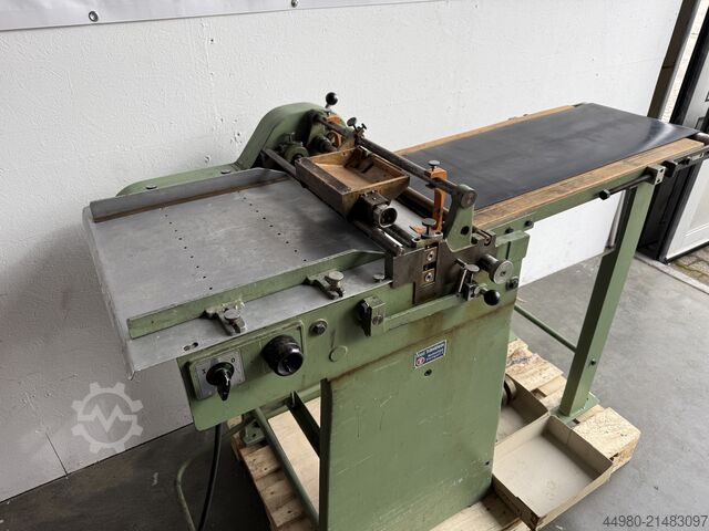 Gluing machine with grooving unit Karl Tränklein