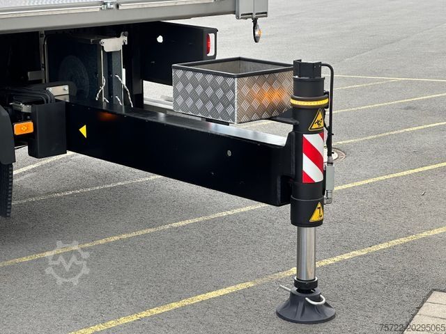 Autokran VOLVO FH 500 8x4 Pritsche mit Fassi F905R.2.7 + JIB