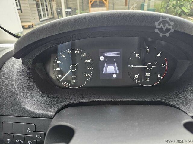 Customized van Fiat Ducato 120 L2H1 Premium Kabine + Visibility