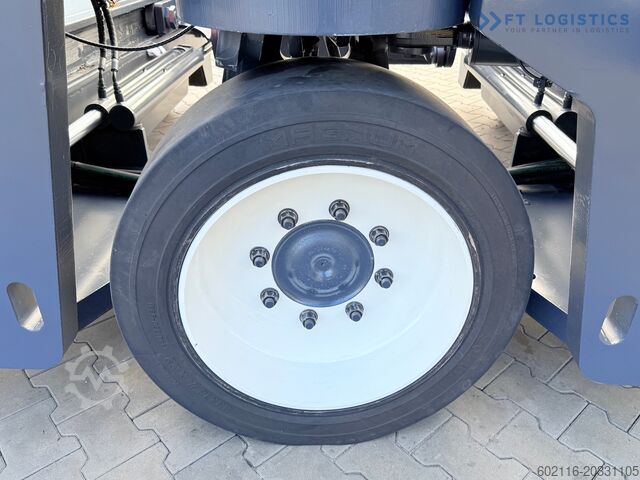 Four-way forklift Combilift C8000 GAS TRIPLEX 8300 WIDE POSITIONER