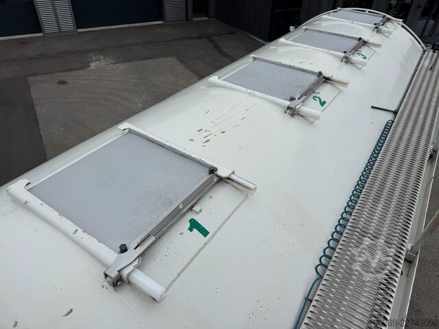 Vacuum tank truck SCANIA R500 NGS CR20H 6x2 26 m3 Silo