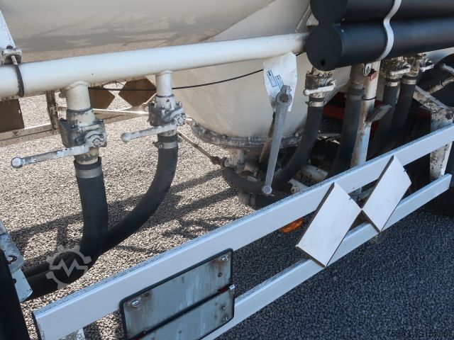 Silo semitrailer Spitzer SF 2748/3 P 4 Kammer liegend Silo 48m³