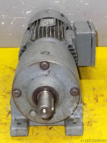 Gear motor 0.55 kW 112 rpm SEW-EURODRIVE R40DT80K4BM/HF