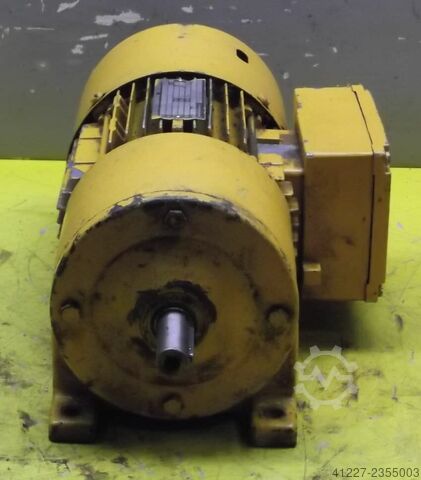 Gear motor 0.15 kW 57 rpm SEW-EURODRIVE R30DT71K4B