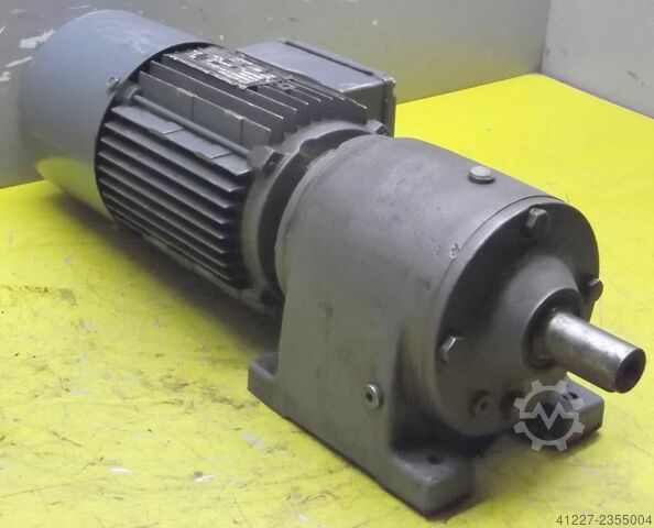 Gear motor 0.55 kW 165 rpm SEW-EURODRIVE R40DT80K4BM