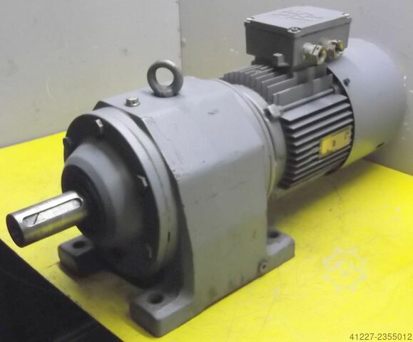 Gear motor 0.88/1.3 kW 21/41 rpm SEW-EURODRIVE R73WD90S-4