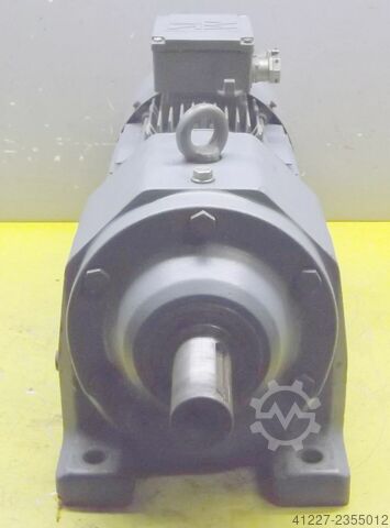 Gear motor 0.88/1.3 kW 21/41 rpm SEW-EURODRIVE R73WD90S-4