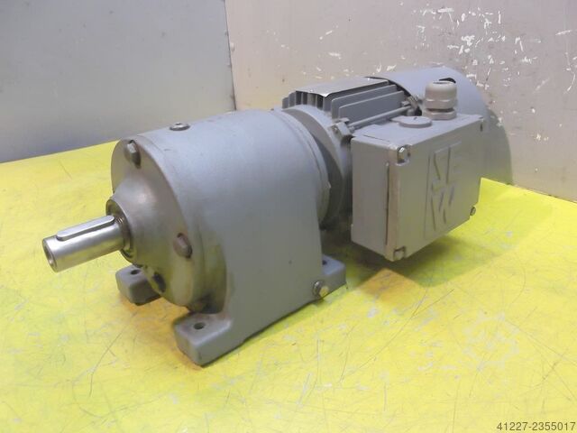 Gear motor 0.25 kW 35 rpm SEW-EURODRIVE R40DT71C4BM