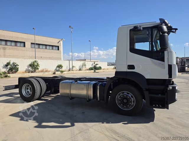 Truck chassis IVECO 190E42