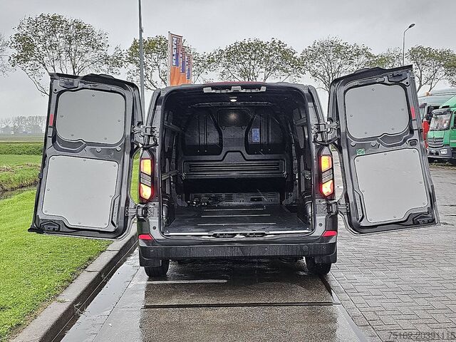 High-roof van FORD TRANSIT CUSTOM 2.0 L1H1 Navi Euro6 AC!