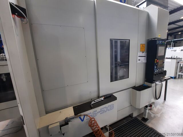 Vertikales Bearbeitungszentrum MAKINO V56-5XB + 3R System robot cell