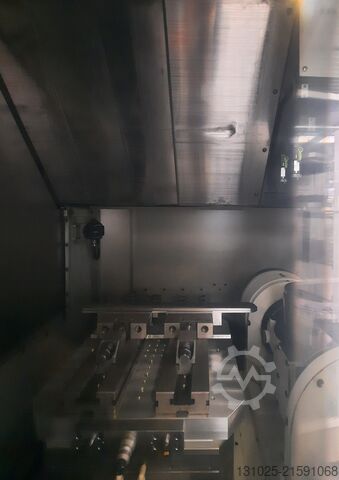 Vertikales Bearbeitungszentrum MAKINO V56-5XB + 3R System robot cell