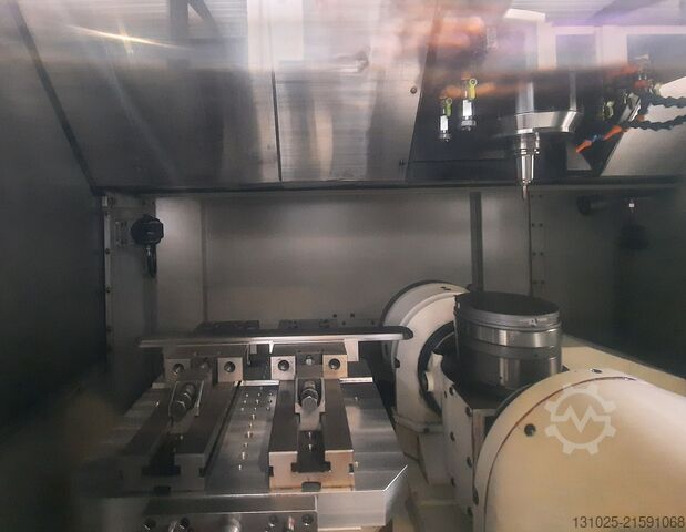 Vertikales Bearbeitungszentrum MAKINO V56-5XB + 3R System robot cell