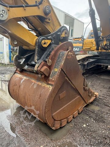 Kettenbagger CATERPILLAR 352 mit CE und EPA