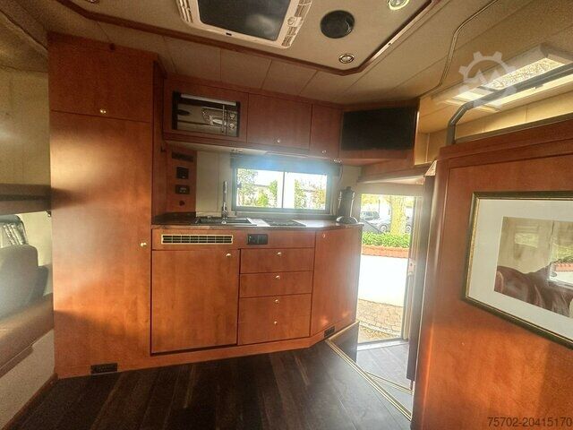 Viehtransporter LKW Scania P310 6 Pferde Popout Wohnmobilzulassung