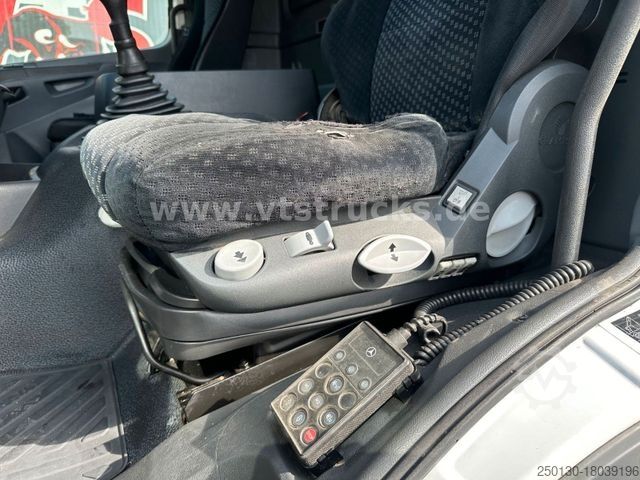 LKW mit Pritsche (offen) MERCEDES-BENZ Axor 1929 4x2 Pritsche + HIAB Ladekran