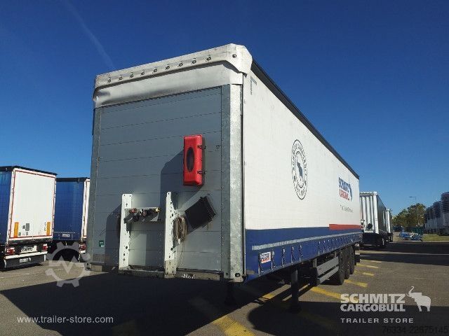 Auflieger mit Pritsche & Plane Schmitz Cargobull Semitrailer Curtainsider Standard