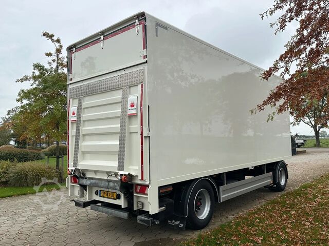 Koffer Pacton PACTON GESLOTEN AANHANGER MET LAADKLEP