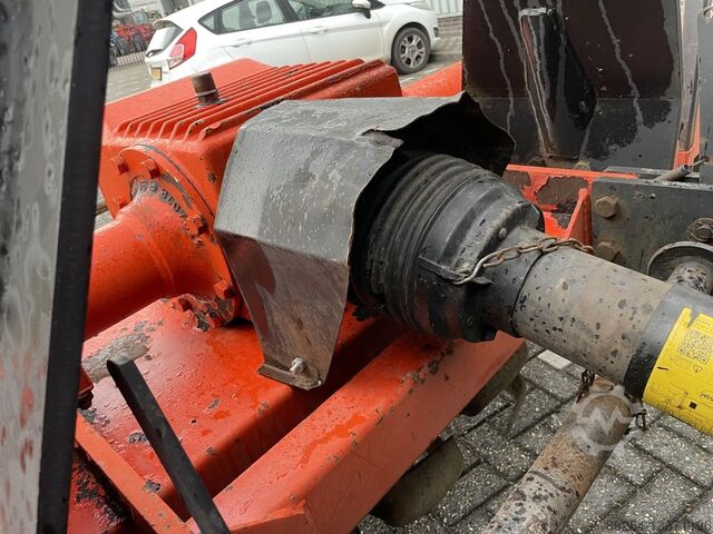 Soil tiller Agrator AM 2550 zware grondfrees met kooirol