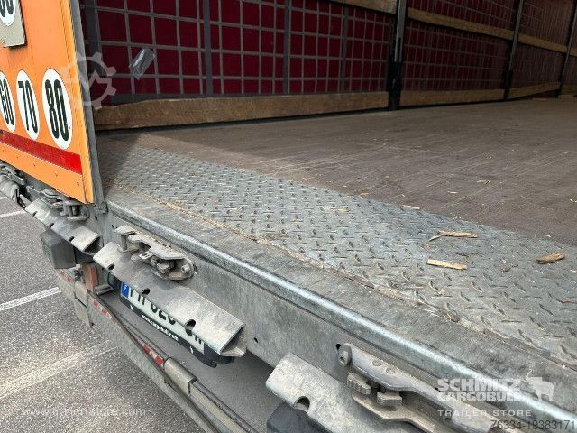 Open semitrailer with tarp Schmitz Cargobull Semitrailer Curtainsider Standard Hayon