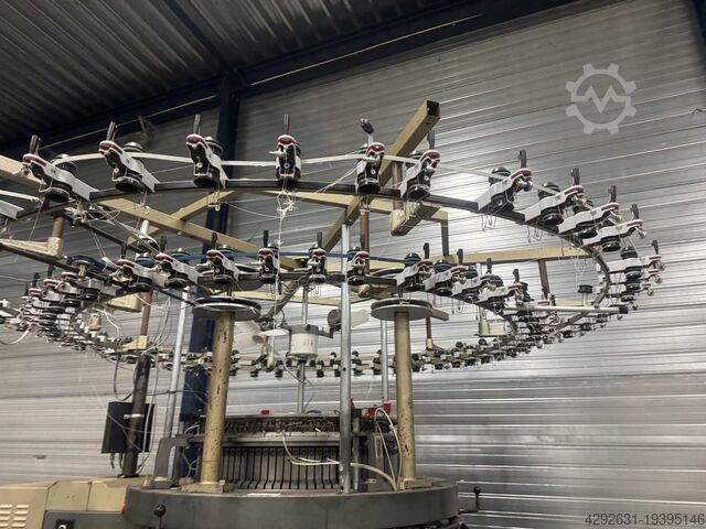 Knitting machine Mayer & Cie. MV4-3.2 rondbreimachine