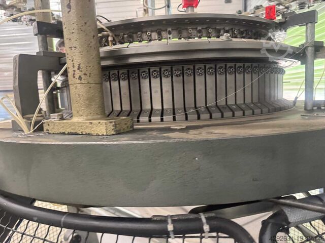 Knitting machine Mayer & Cie. MV4-3.2 rondbreimachine