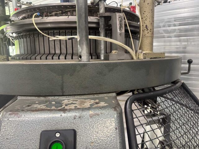 Knitting machine Mayer & Cie. MV4-3.2 rondbreimachine