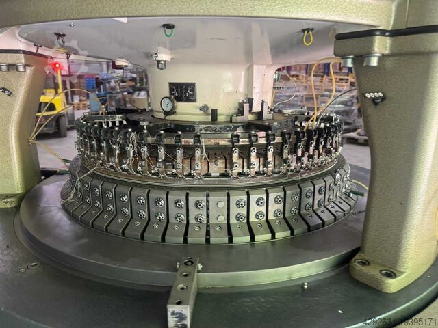 Knitting machine Mayer & Cie. inovit 2.0 rondbreimachine