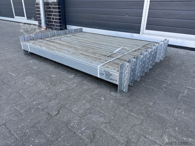 Hochregallager Palettenregaltraverse Dexion P 90 / K: 100 x 50 mm / Lichte Weite: 1.450 mm