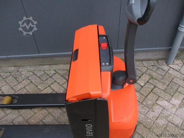Pallet truck BT LWE140