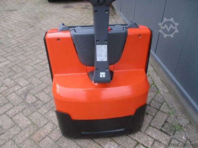 Pallet truck TOYOTA LWE 140