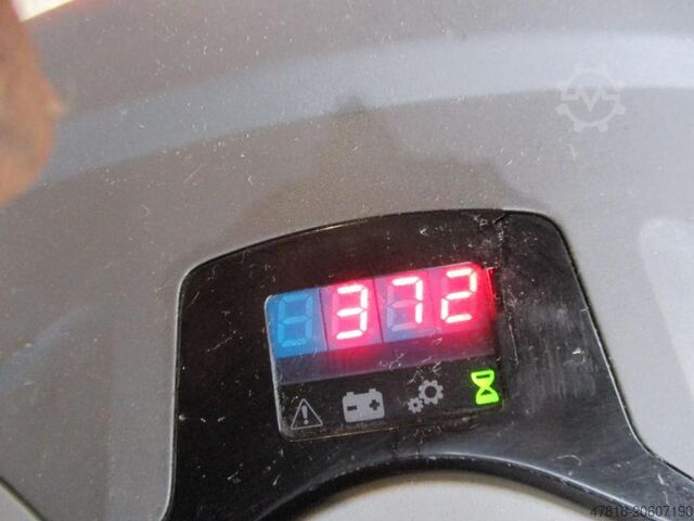 Pallet truck TOYOTA LWE 140