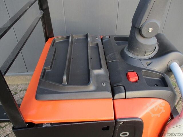 Pallet truck TOYOTA LPE250