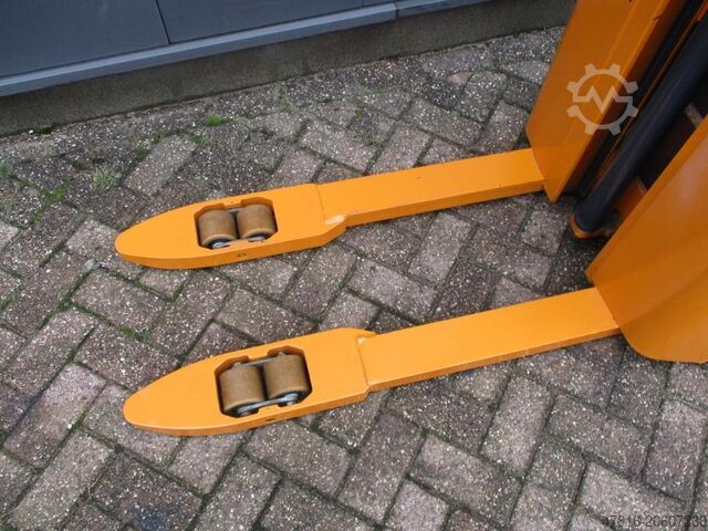 High lifting pallet truck STILL EGV12