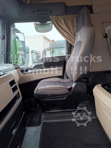 Vacuum tank truck MAN TGX 26.500 / Auto+Ret / Silo 30 Kubik