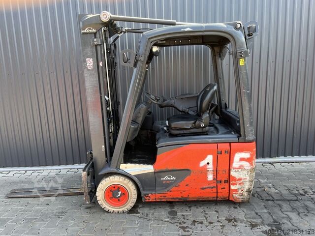 Electric 3-wheel forklift Linde E16-02