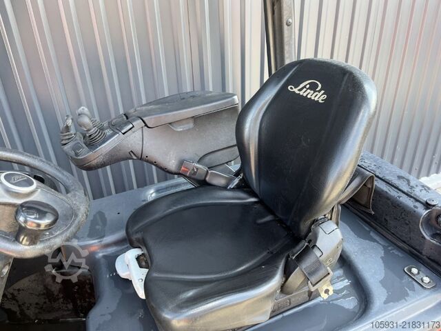 Electric 3-wheel forklift Linde E16-02
