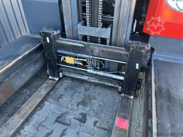 Multidirectional Sideloader Combilift C4000