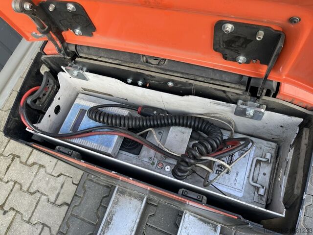 Niederhubwagen BT LPE200