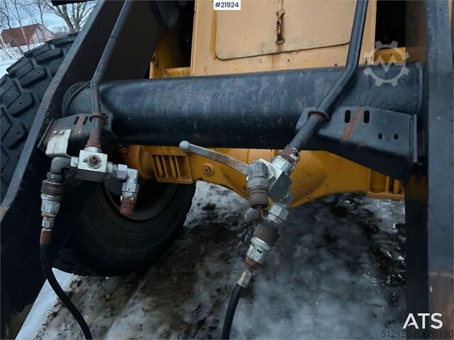 Wheel loader Volvo L70 Wheel Loader with Folding Wing Bucket, Pallet