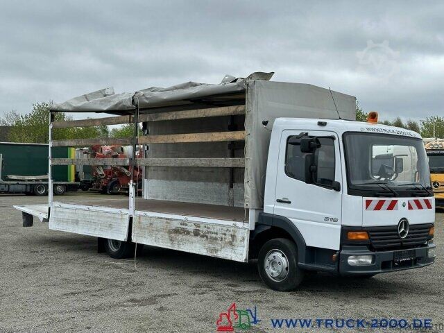 Curtain sider van Mercedes-Benz 818 LBW AHK 10.5t. Nur 265.739 KM Schaltgetriebe